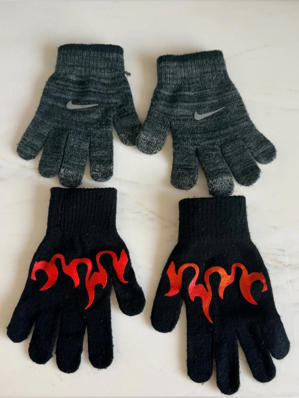 Flame 🔥 Gloves Mittens Boys Children’s Place Black Knit & Nike Gray 2 Pair Youth